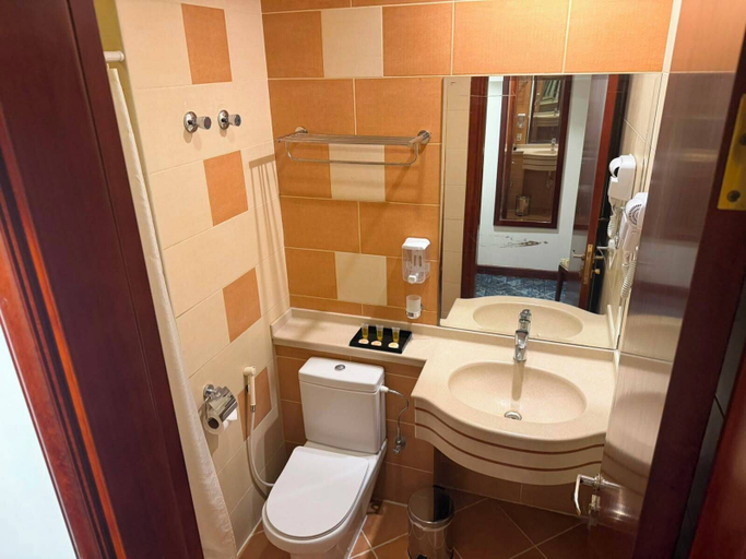 Bathroom 5, Park Royal Hotel, Makkah