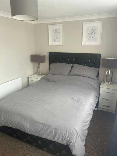 Room 3, Spacious 2BR Villa 10 min Beach Parking & Wifi, Devon