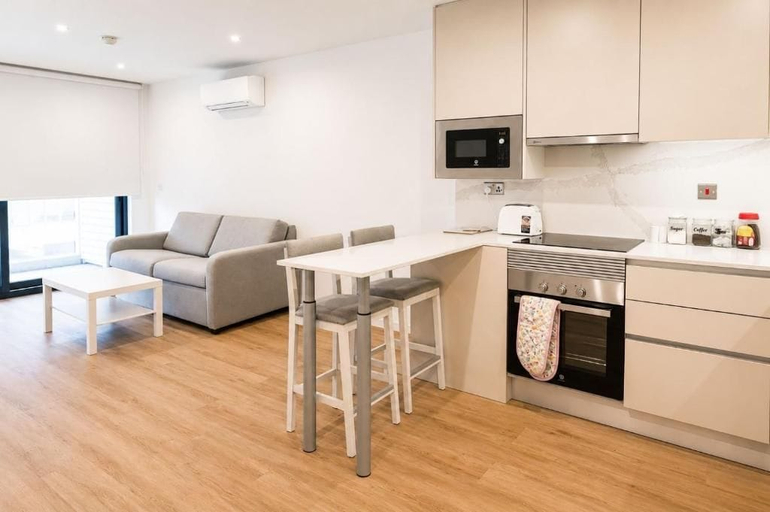 Private kitchen 4, Executive Suite with Swimming Pool & Gym, Gibraltar