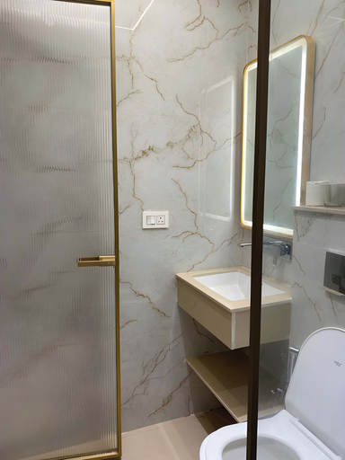 Bathroom 2, Aliste Hotel Prem Mandir Vrindavan, Mathura