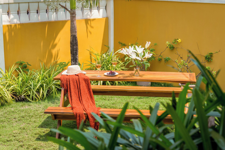 Outdoor dining, Pallacio - Portuguese style 4bhk, North Goa