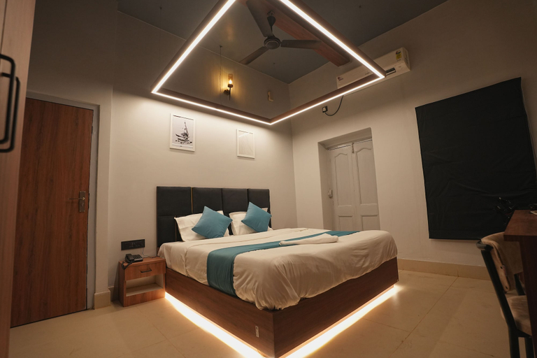Room 4, Hotel Golden Heritage, Kolkata