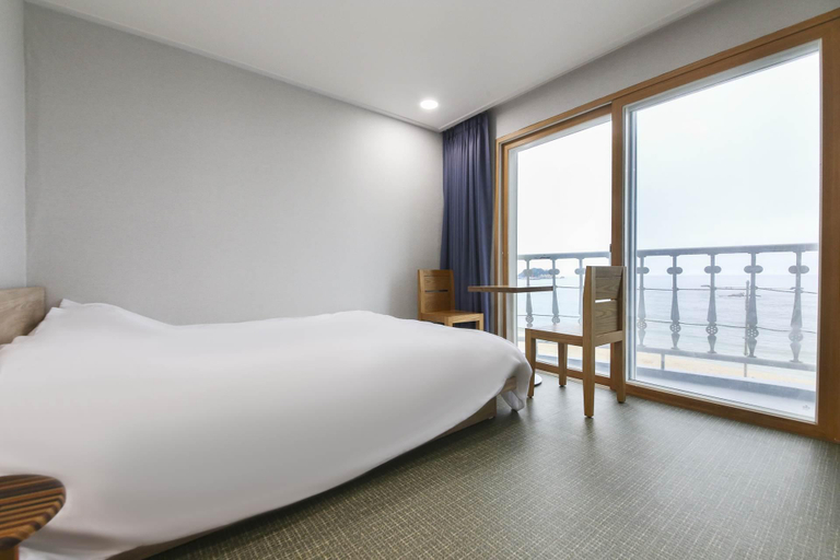 Bedroom 4, Goseong Obbawi, Goseong