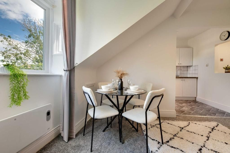 Dining 2, Stephenson View, Newcastle upon Tyne
