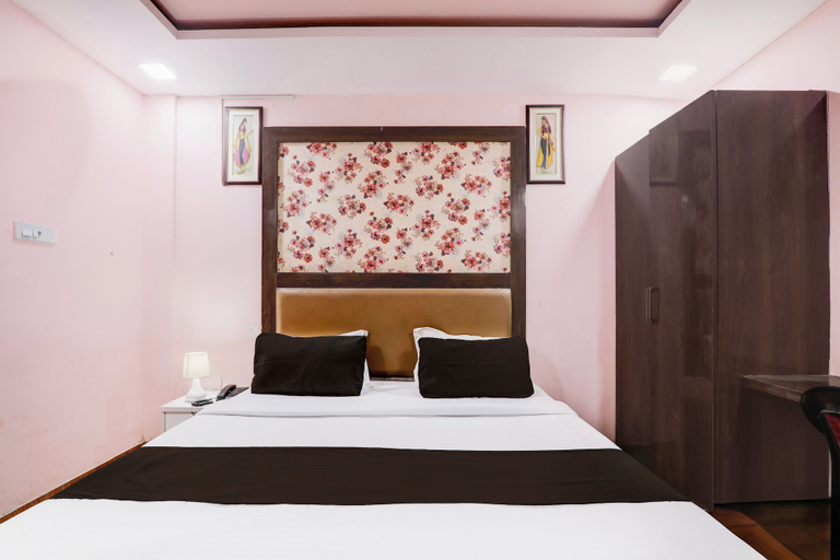 Room 4, Hotel O BBD Lucknow Formerly 7th Heaven, Lucknow