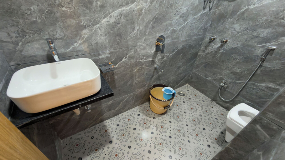 Bathroom 4, Hotel Mantra Inn Residency Kalyan, Thane