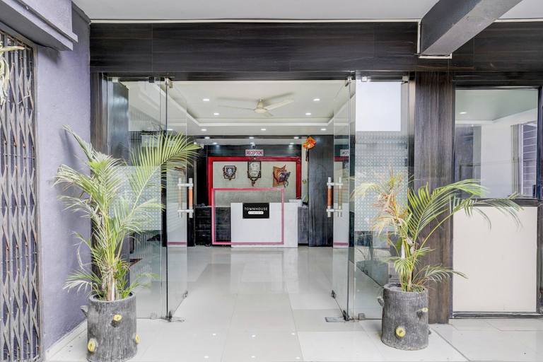 Lobby 3, Townhouse Godavari Riverbank, Nashik
