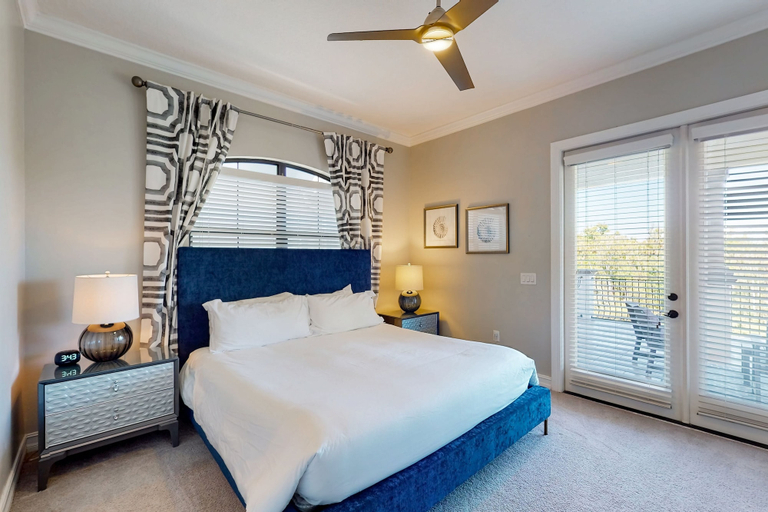 Room 5, Luxury Villa With Elegant Living Space at Reunion, Osceola