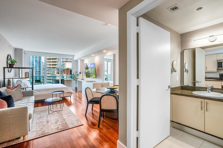 Interior 5, Coconut Grove Studio: Sleeps 4 Includes Parking, Miami-Dade