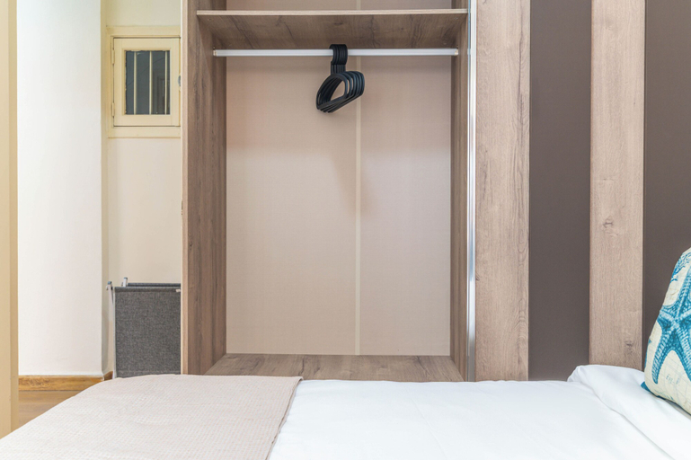 Room 5, Rue - 2-BR Apt. & Balcony in Mar Mikhael, Beirut