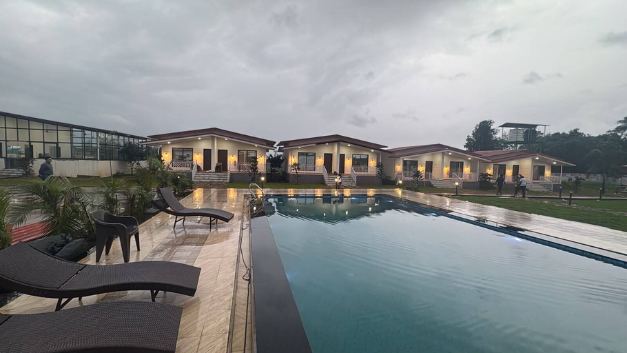 Pool 3, Peak Paradise Resort, Raigarh