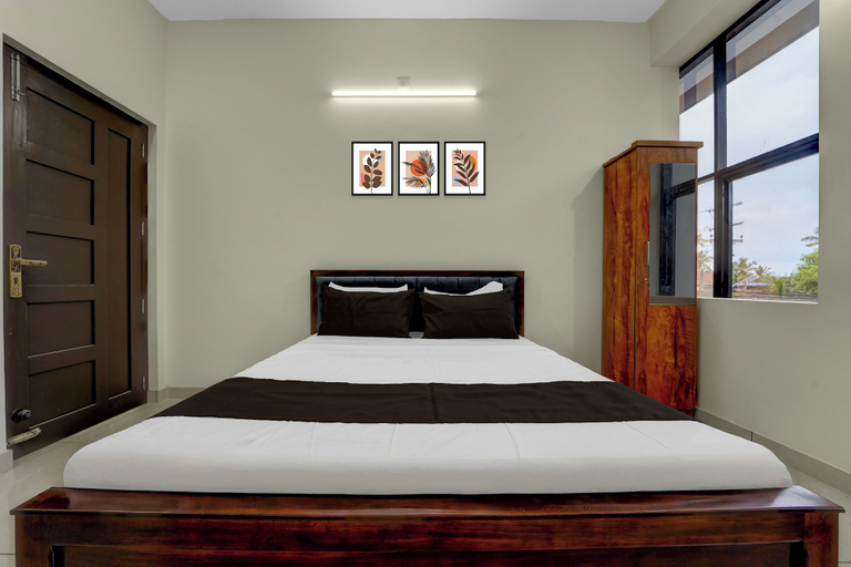 Room 2, Hotel O Engineering College Sreekaryam, Thiruvananthapuram