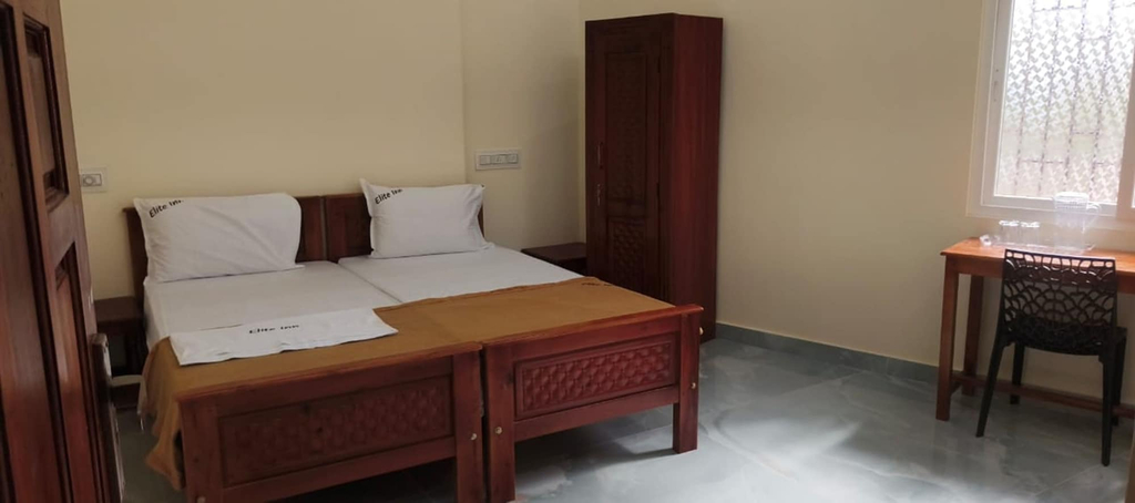 Room 4, Elite Inn Rooms, Viluppuram