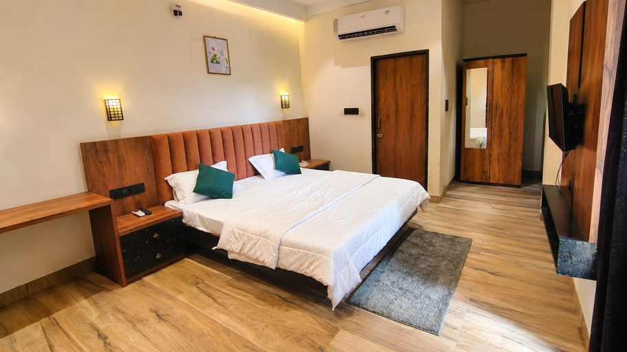 Room 4, Royal Reef Resort, Indore