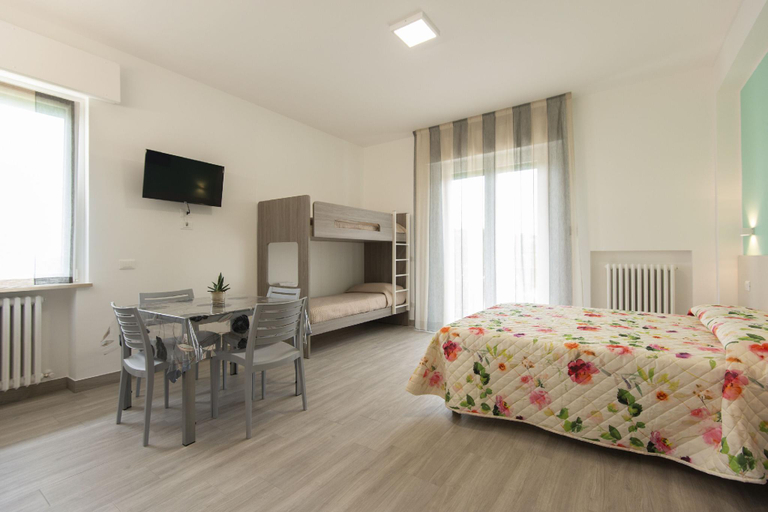Bedroom 5, Nel Conero affittacamere, Ancona