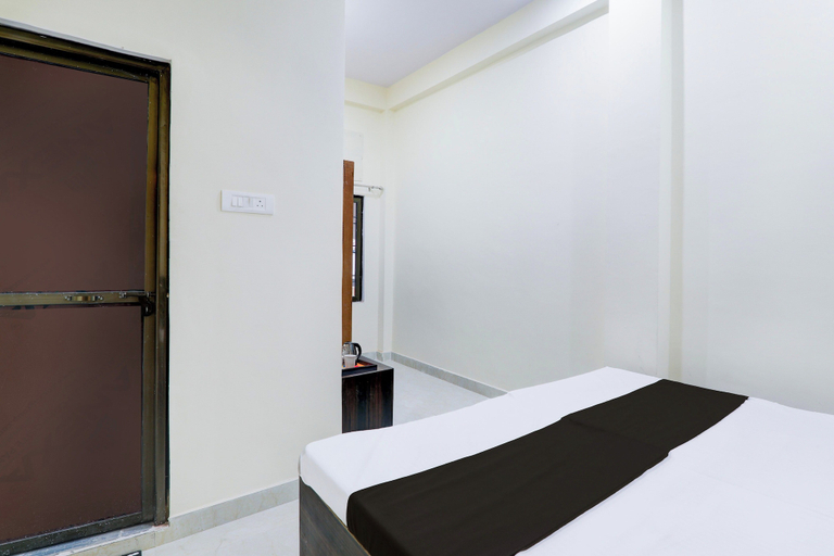 Room 5, Super Hotel O Sudhirpur, Varanasi