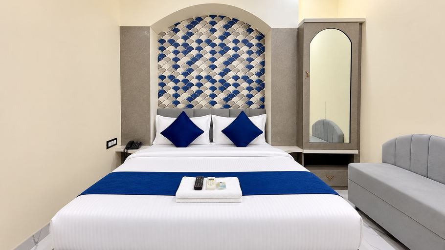Room 5, Hotel B-1, Indore