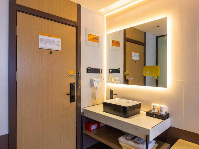 Bathroom, IU Hotel Dingxi Tongwei Center, Dingxi