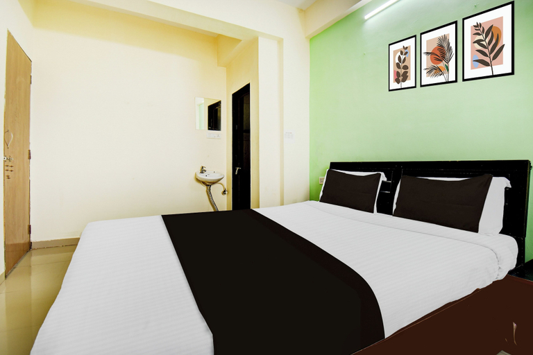 Room 5, Hotel O Hinjewadi Kirti Classic Gate, Pune