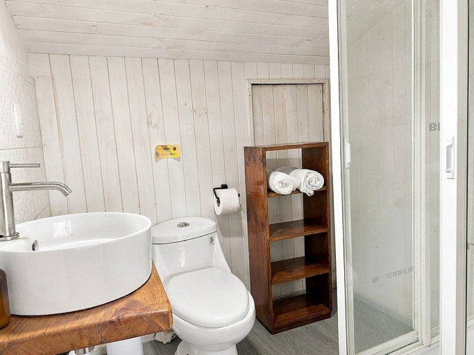 Bathroom 2, Oceana Suites Puerto Varas Loft, Llanquihue