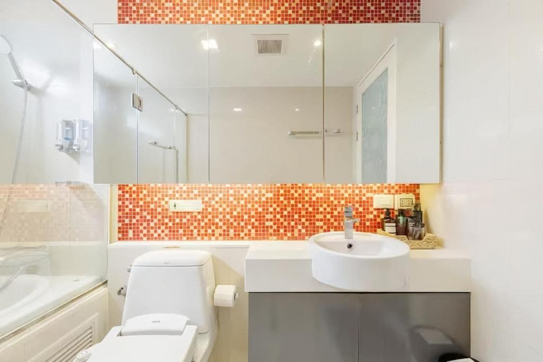 Bathroom 3, Shine 43 Service Residence Bangkok, Wattana