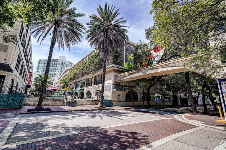Interior 4, Connecting Rooms-coconut Grove 10th Floor- Parking Included, Miami-Dade