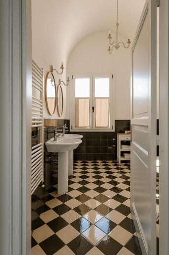 Bathroom 4, Villa Bona, Palermo
