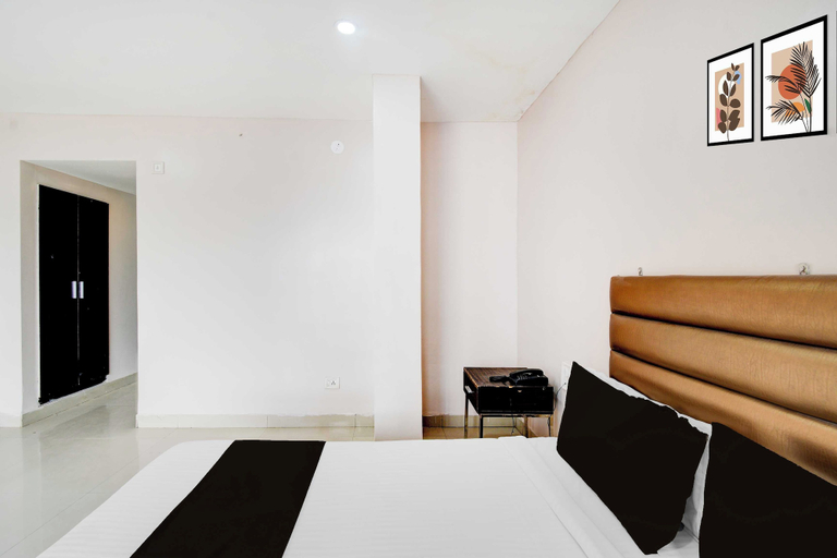 Room 5, Townhouse Oak Narayanaguda Metro Station, Hyderabad