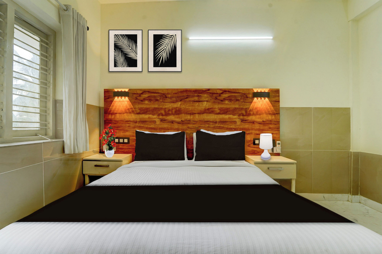 Room 5, OYO Townhouse Green Field Stadium, Thiruvananthapuram