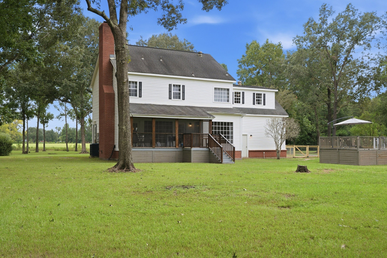 Exterior 4, Private 18-Acre Texas Retreat with Pool and Bass Pond, Liberty