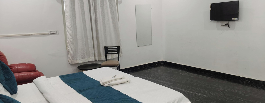 Room 4, Shri Radha Kripalu Dham, Mathura