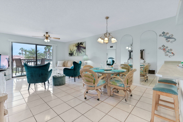 Interior 4, Coastal Condo Pool View + Heated Pool, Saint Johns
