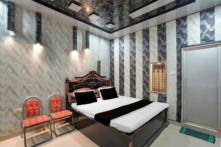 Room 3, Townhouse Kolkata RabindraHotel, Sultanpur