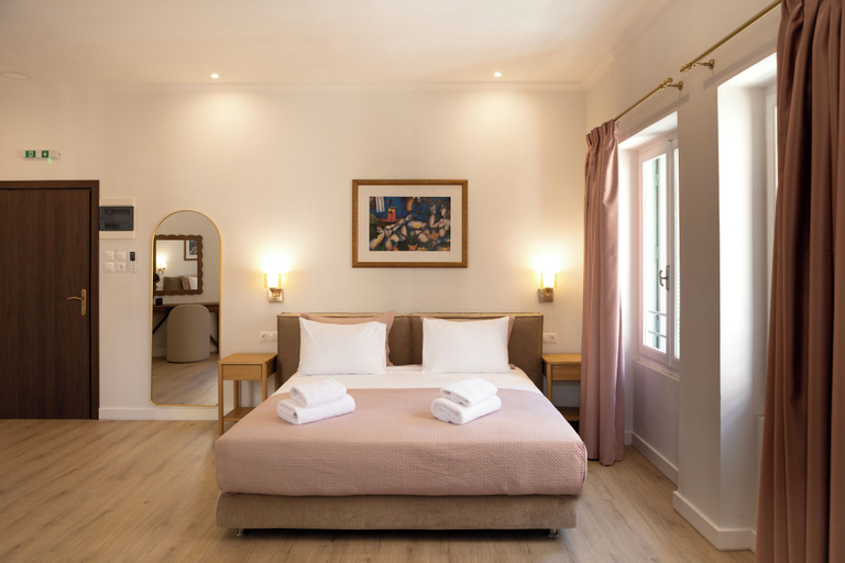 Room 4, Aioliki Suites, Attica