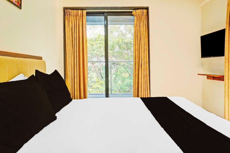 Room 3, Townhouse Oak Pune Future Towers, Pune