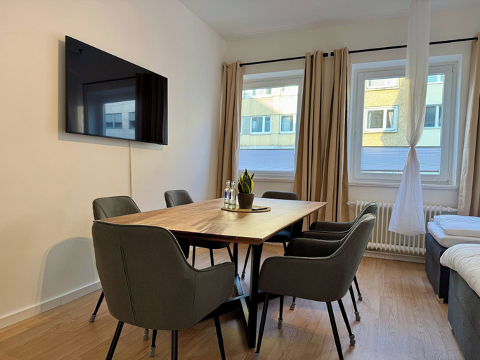 Dining room, Stylish Flat Central 6 Guests 65sqm, Region Hannover