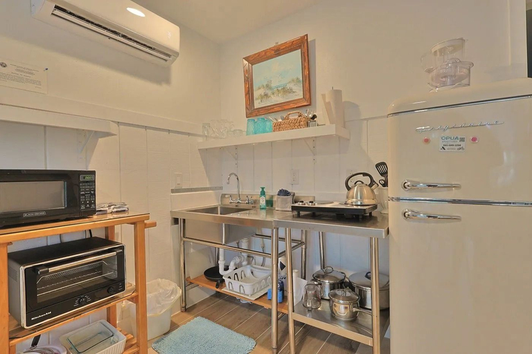 Private kitchen, Beach Tree Cottage,Walk To Beach& Siesta, Sarasota