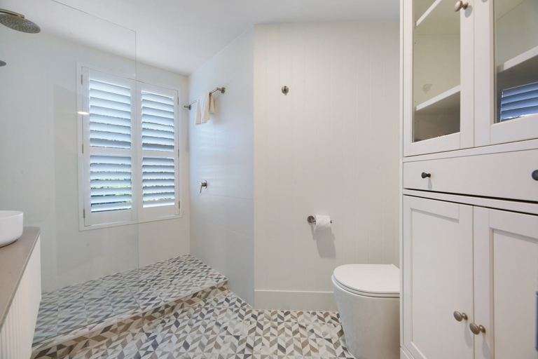 Bathroom 3, Tranquil Waterfront Retreat Broadbeach Waters, Gold Coast