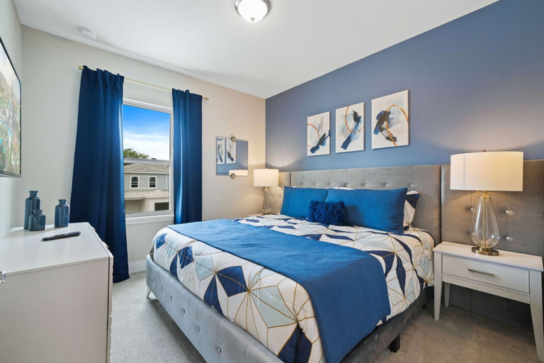 Room 4, Blue Suede Townhome in Reunion Resort, Osceola