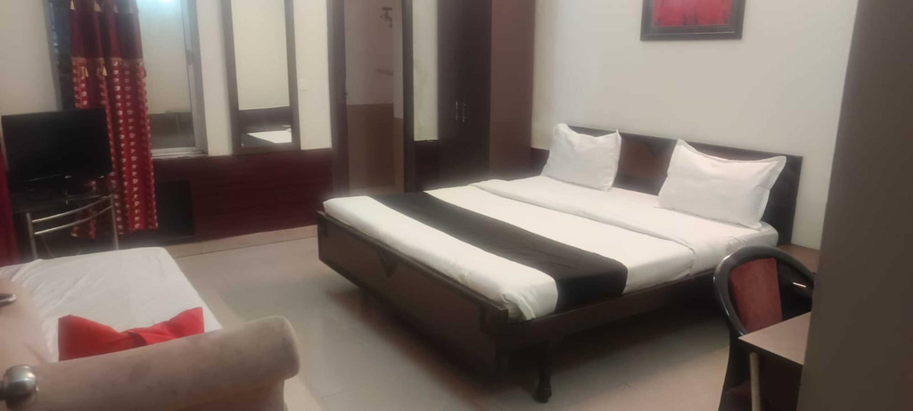Room 3, Hotel Utsav & Resto Cafe, Dehradun