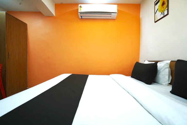 Room 4, hotel orange tree, Ahmadabad