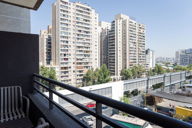 Property grounds, Chic 2BR Apt in Ñuñoa with Balcony for 5, Cordillera