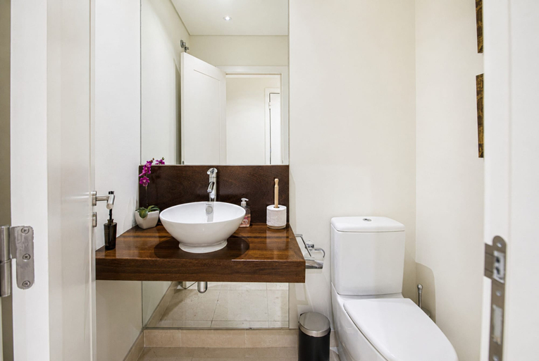 Room 4, Nomad s Lux - Alg s the 8th Floor, Oeiras