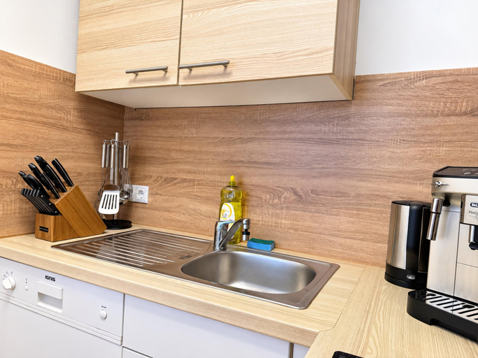 Private kitchen 5, Modern 1BR with Private Terrace, Wien