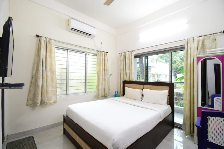 Room 2, Moon Residency Saltlake, North 24 Parganas