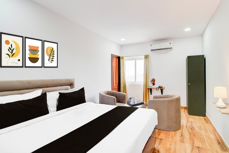 Room 2, Townhouse B N Reddy Capitol Stay Inn, Ranga Reddy