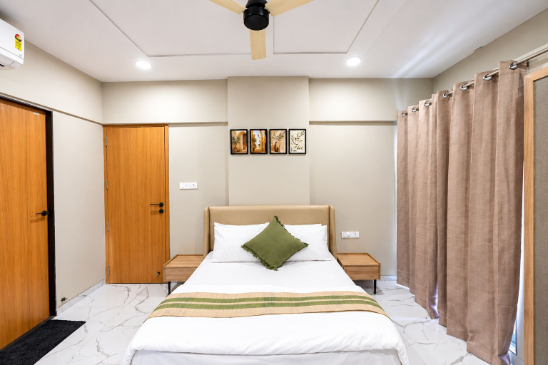 Room 1, Daily Stays at Wakad, Pune