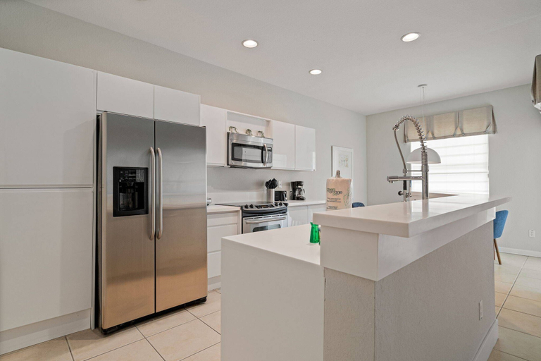 Private kitchen, Windsor Hills 5BR Home Near Disney Parks, Osceola