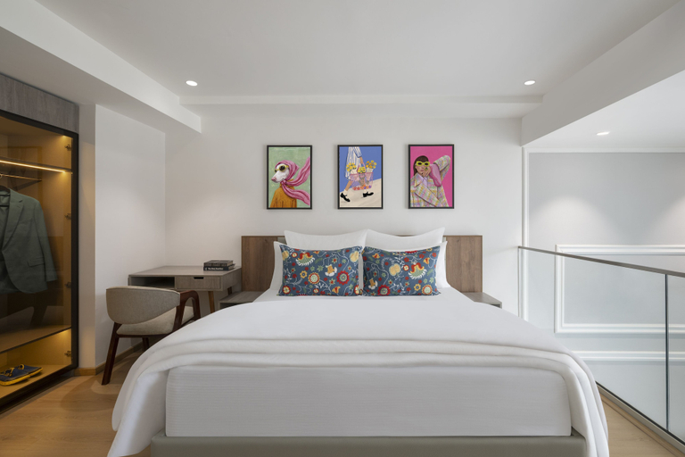 Room 4, ONE Atmosphere Suites - Corner Walk, Gurgaon