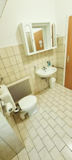 Bathroom 2, Kurhotel Renona Rehabilitation, Neunkirchen